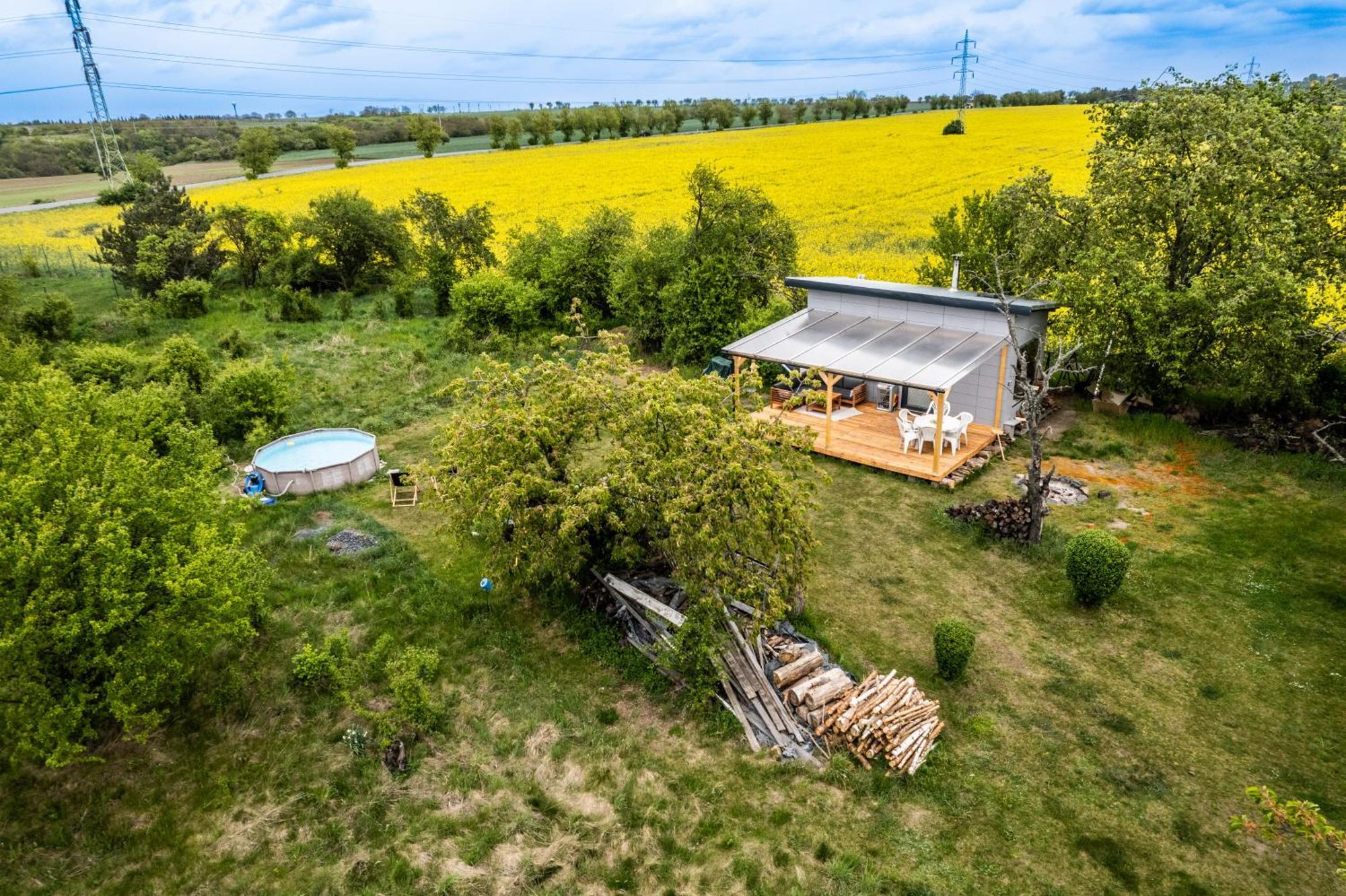 Tiny House - Chatka V Rezi U Prahy Husinec  Экстерьер фото